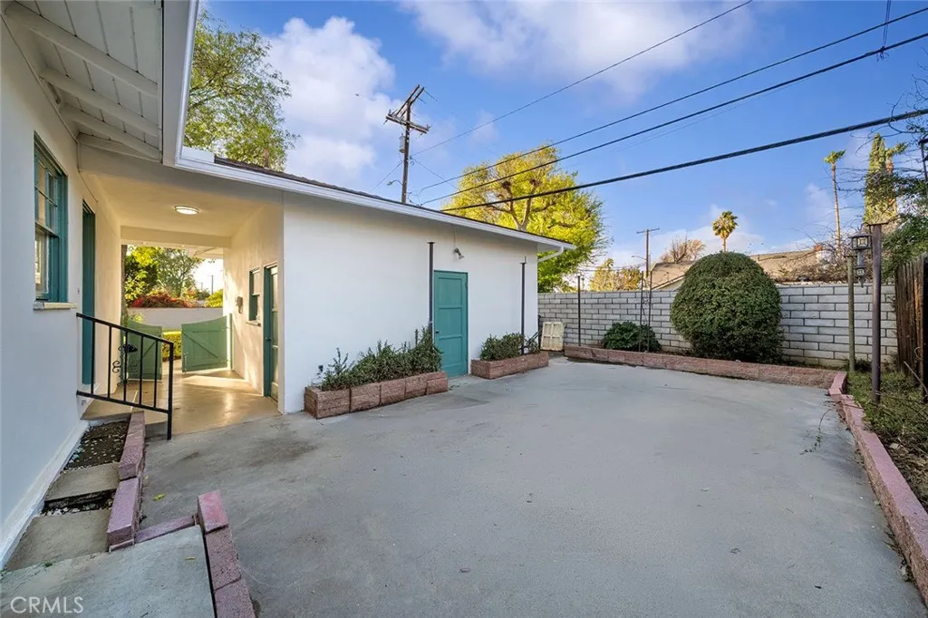 4693 Central, Riverside, California 92506 home-pic-26