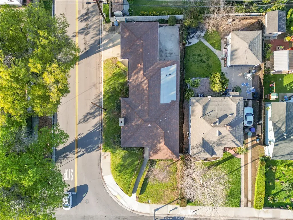 4693 Central, Riverside, California 92506 home-pic-30