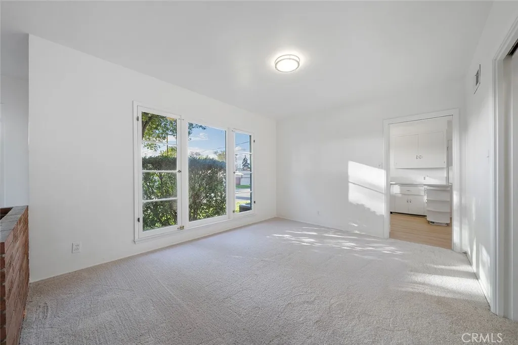 4693 Central, Riverside, California 92506 home-pic-11