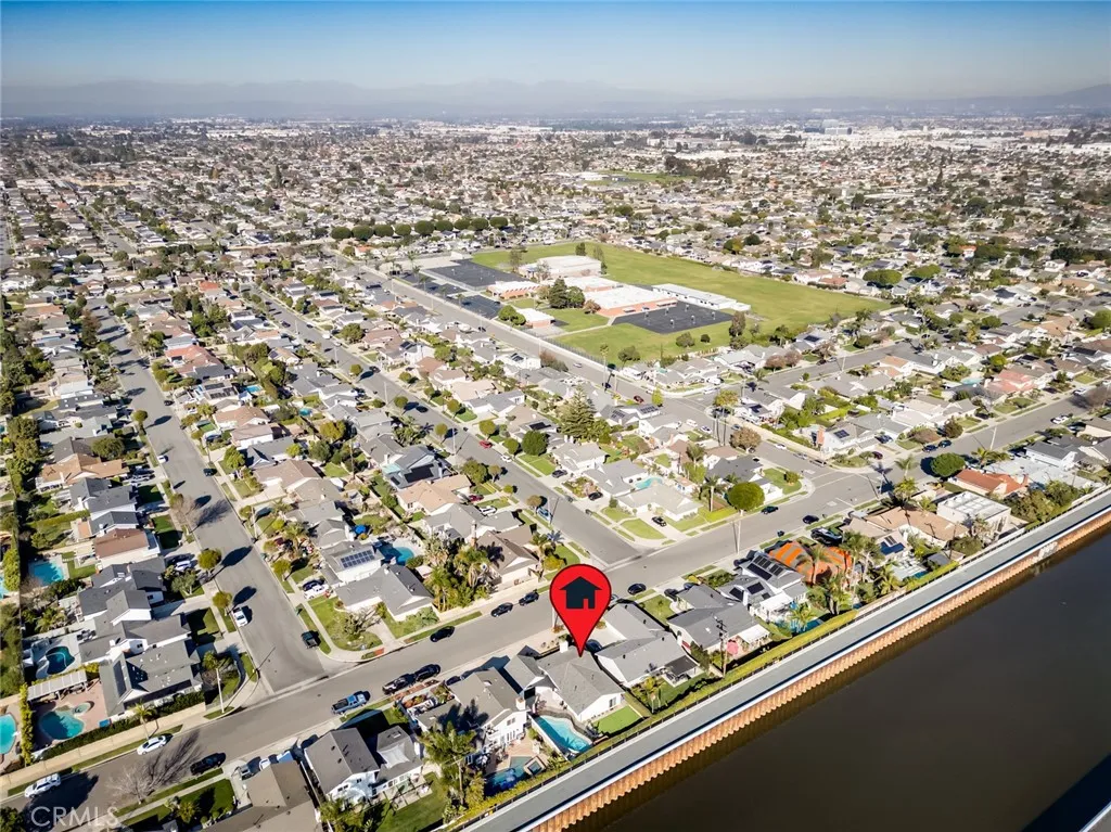 6172 Shields, Huntington Beach, California 92647 home-pic-42