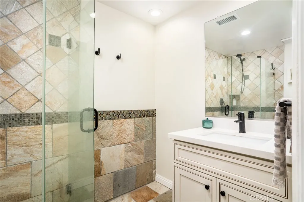 6172 Shields, Huntington Beach, California 92647 home-pic-27