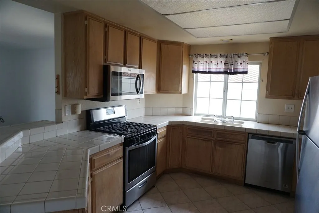 28255 Avenida Francesca, Menifee, California 92585 home-pic-18