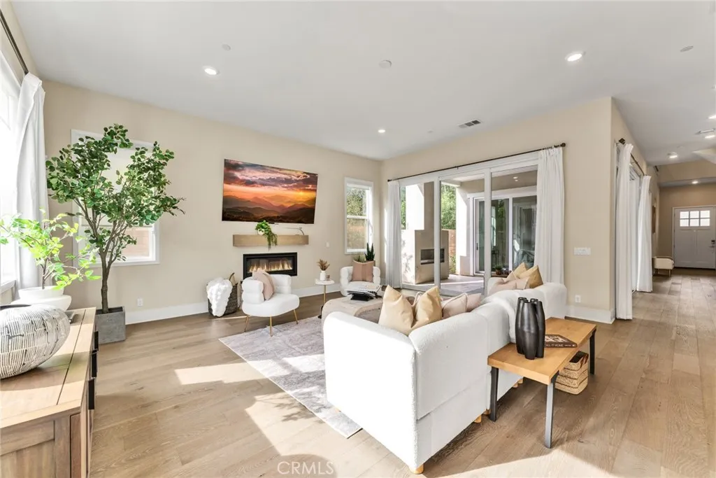 114 Crossover, Irvine, California 92618 home-pic-12