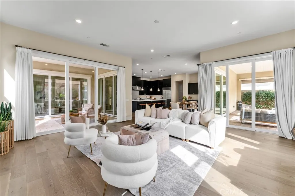 114 Crossover, Irvine, California 92618 home-pic-13