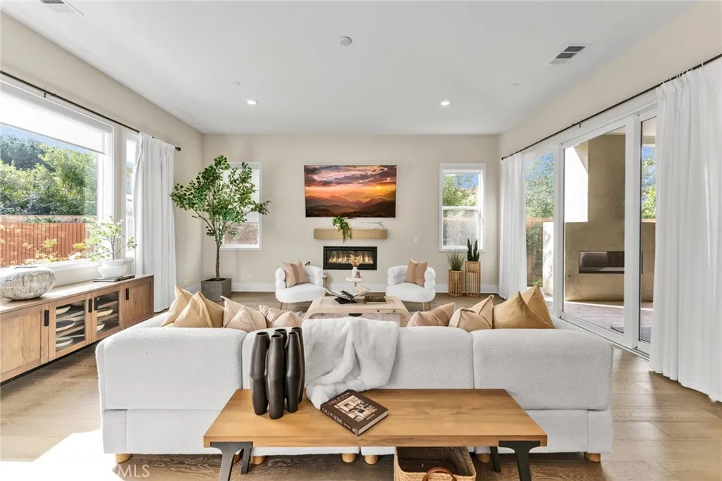 114 Crossover, Irvine, California 92618 home-pic-11