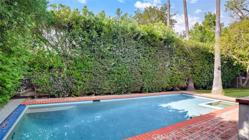 13360 Magnolia, Sherman Oaks, California 91423
