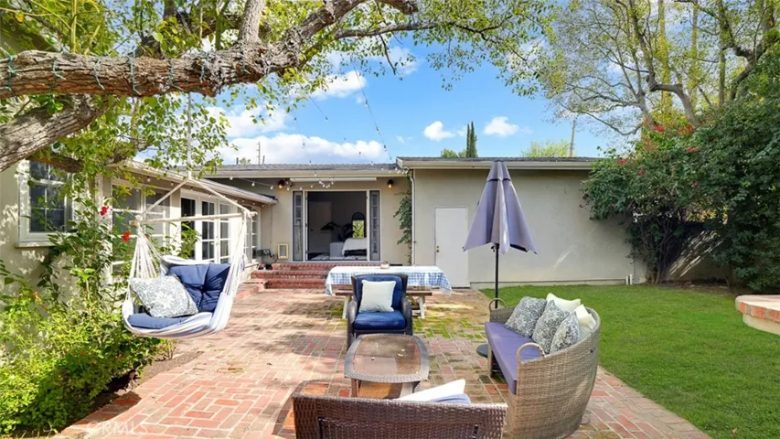 13360 Magnolia, Sherman Oaks, California 91423