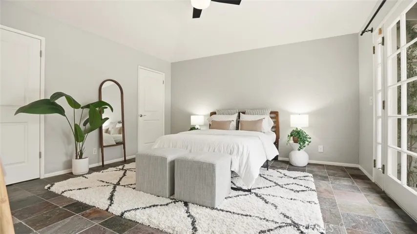 13360 Magnolia, Sherman Oaks, California 91423