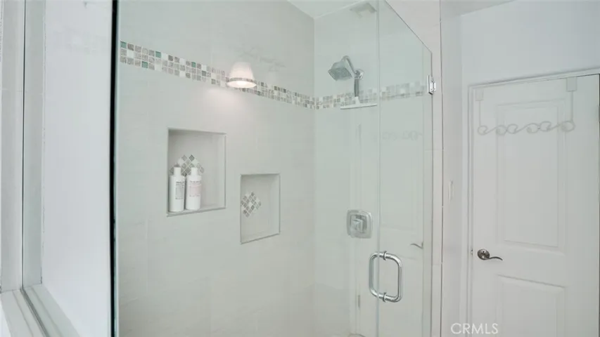 13360 Magnolia, Sherman Oaks, California 91423