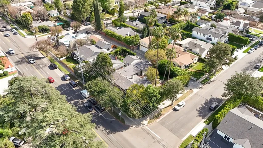 13360 Magnolia, Sherman Oaks, California 91423