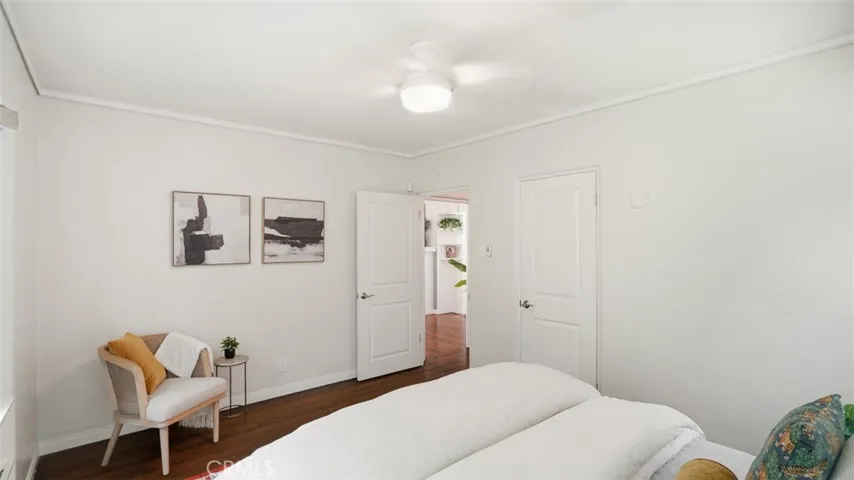 13360 Magnolia, Sherman Oaks, California 91423