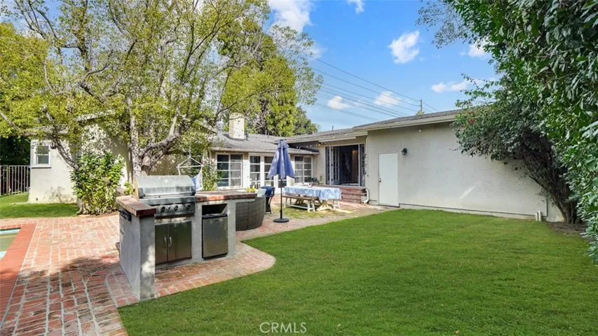 13360 Magnolia, Sherman Oaks, California 91423