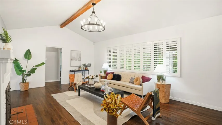 13360 Magnolia, Sherman Oaks, California 91423