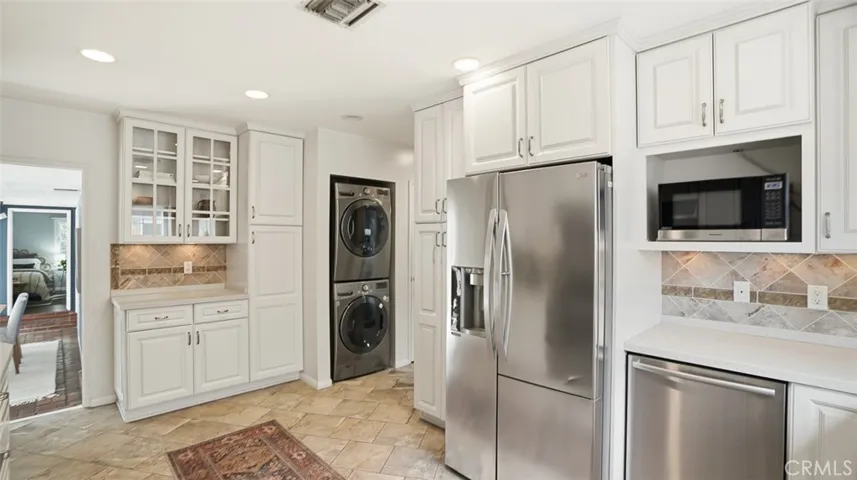 13360 Magnolia, Sherman Oaks, California 91423