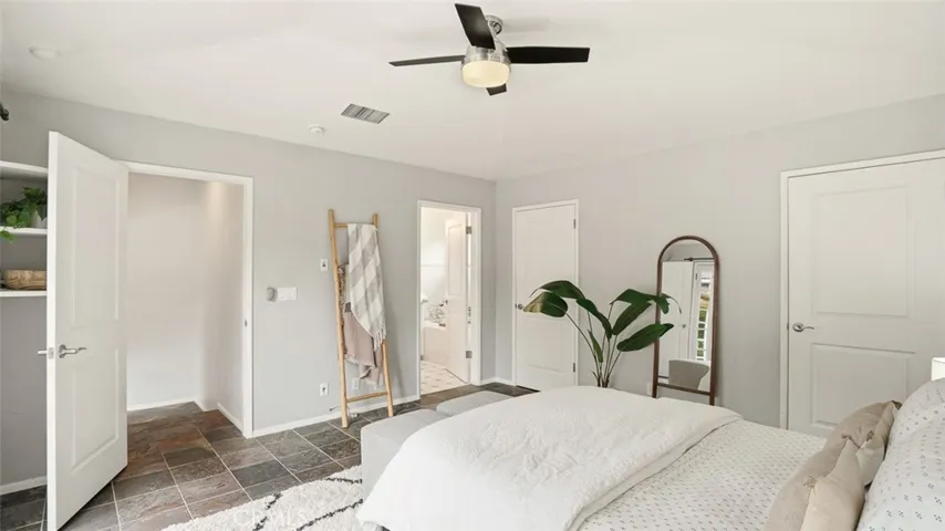13360 Magnolia, Sherman Oaks, California 91423
