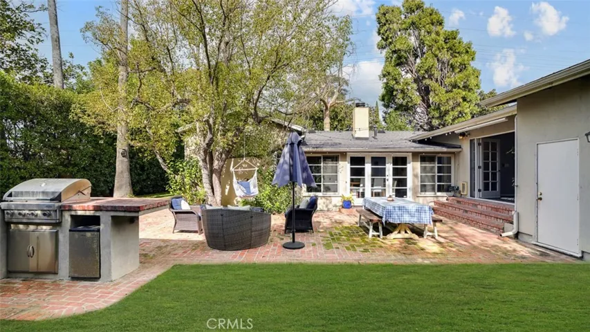 13360 Magnolia, Sherman Oaks, California 91423