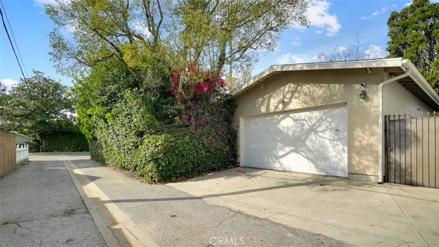 13360 Magnolia, Sherman Oaks, California 91423