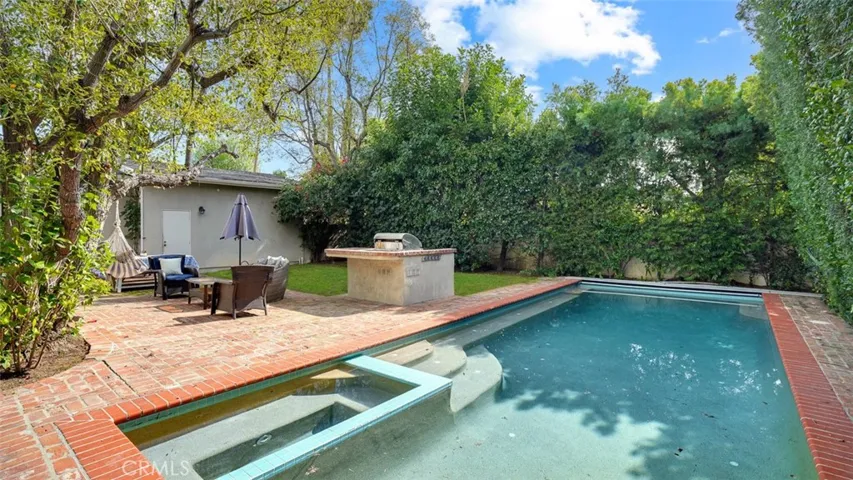 13360 Magnolia, Sherman Oaks, California 91423