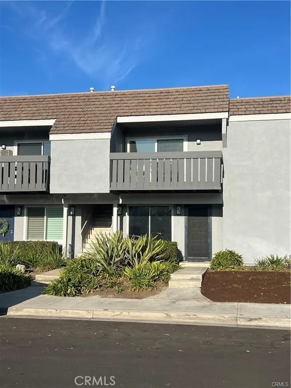 95 Wildwood, Irvine, California 92604 home-pic-1