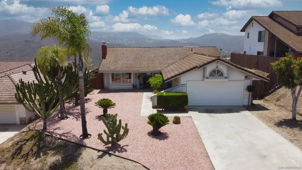 2552 Wind River Rd, El Cajon, California 92019 home-pic-1