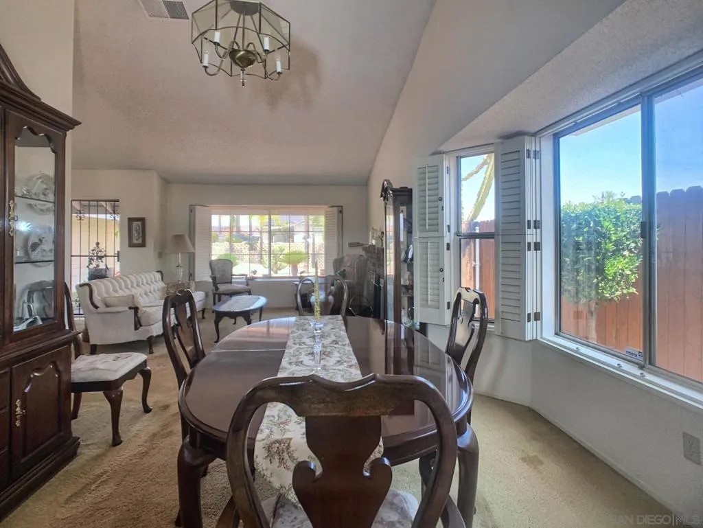 2552 Wind River Rd, El Cajon, California 92019 home-pic-13