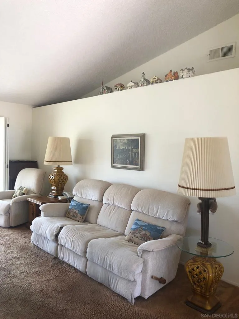 2552 Wind River Rd, El Cajon, California 92019 home-pic-10