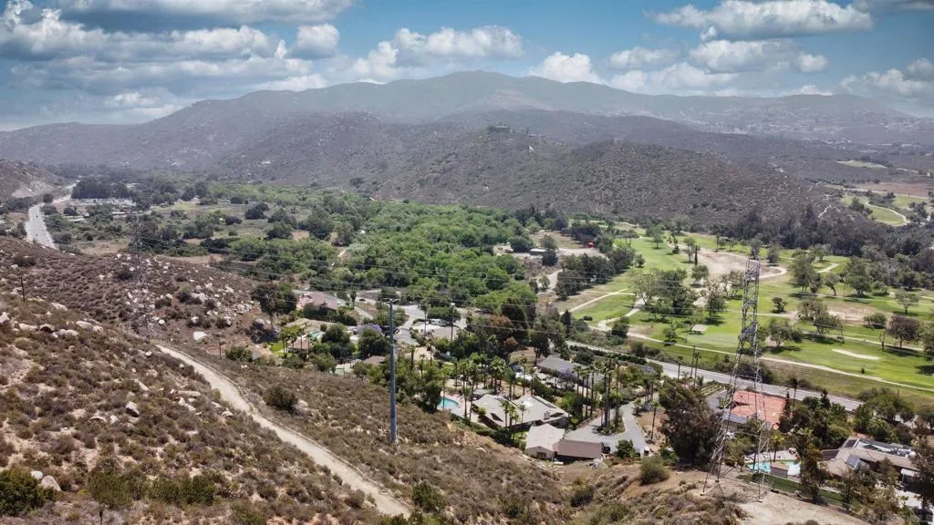 2552 Wind River Rd, El Cajon, California 92019 home-pic-30