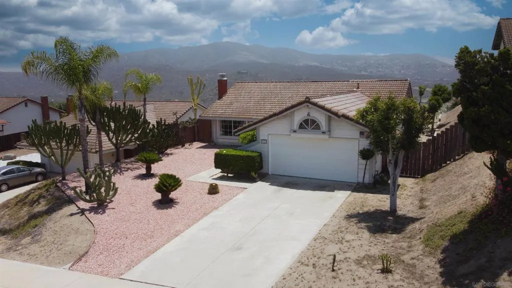 2552 Wind River Rd, El Cajon, California 92019 home-pic-2