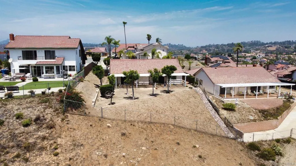 2552 Wind River Rd, El Cajon, California 92019 home-pic-33