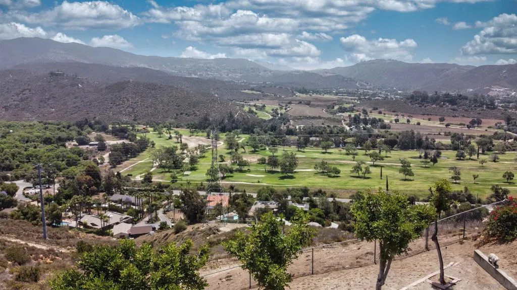 2552 Wind River Rd, El Cajon, California 92019 home-pic-28