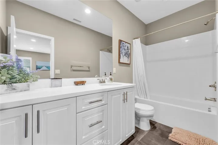 2nd floor-guest bathroom