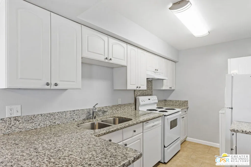 351 N Hermosa Drive 3a1, Palm Springs, California 92262 home-pic-14