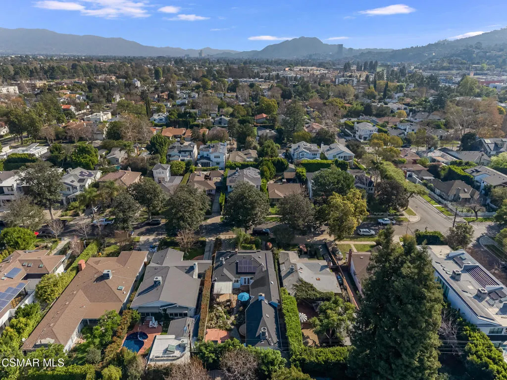 4219 Shadyglade Avenue, Studio City, California 91604 home-pic-35