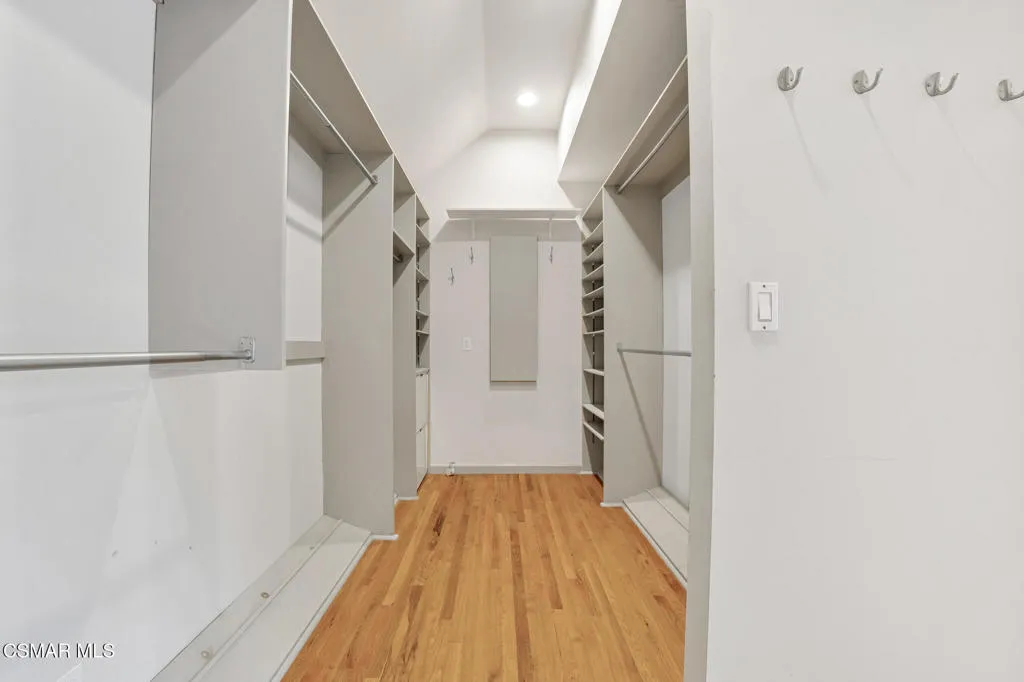4219 Shadyglade Avenue, Studio City, California 91604 home-pic-24