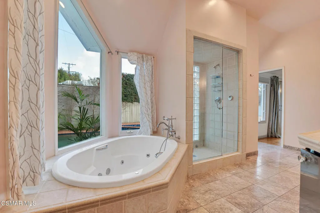 4219 Shadyglade Avenue, Studio City, California 91604 home-pic-22