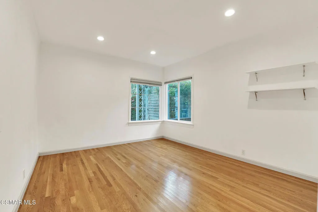4219 Shadyglade Avenue, Studio City, California 91604 home-pic-16