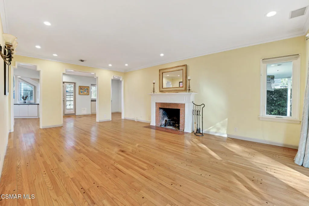 4219 Shadyglade Avenue, Studio City, California 91604 home-pic-4