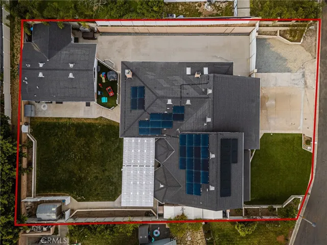 Big lot with 5 bedroom home, 2 bedroom ADU and over 60ft RV driveway