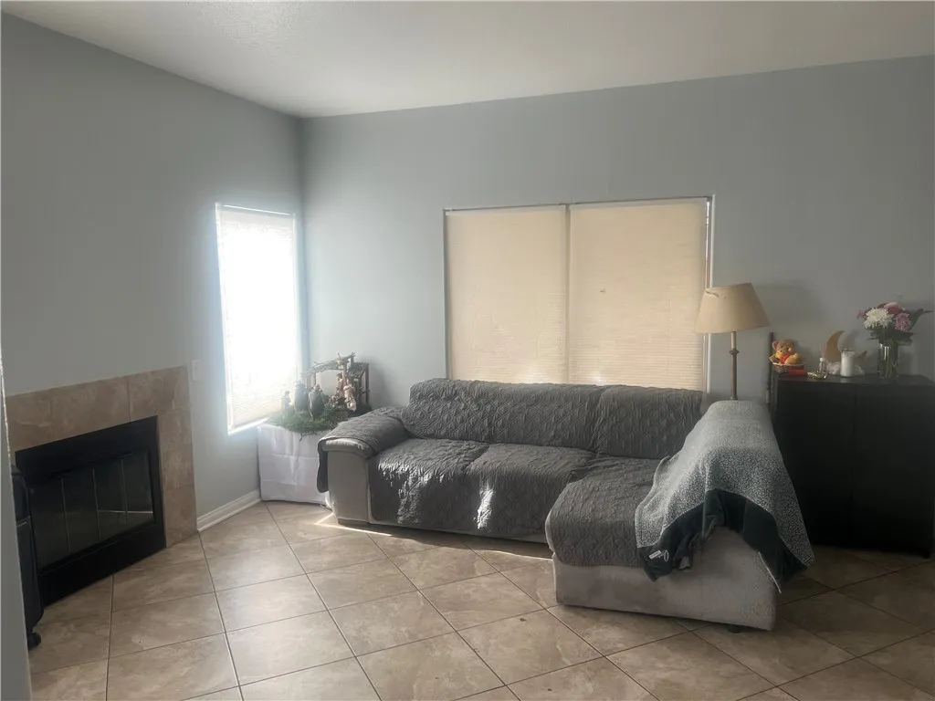 1127 Mcfarland, Wilmington, California 90744 home-pic-3