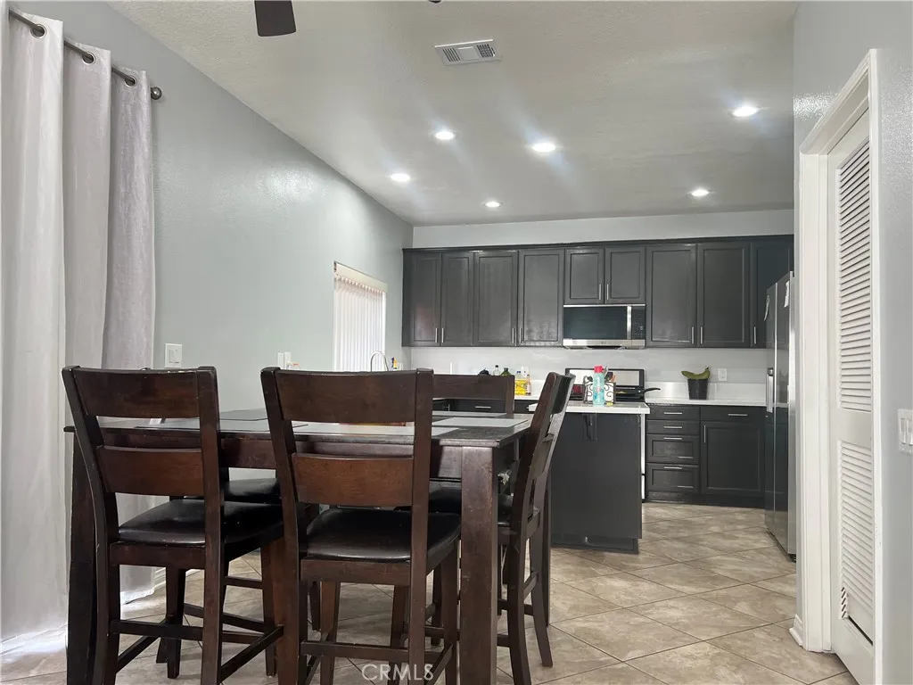 1127 Mcfarland, Wilmington, California 90744 home-pic-4