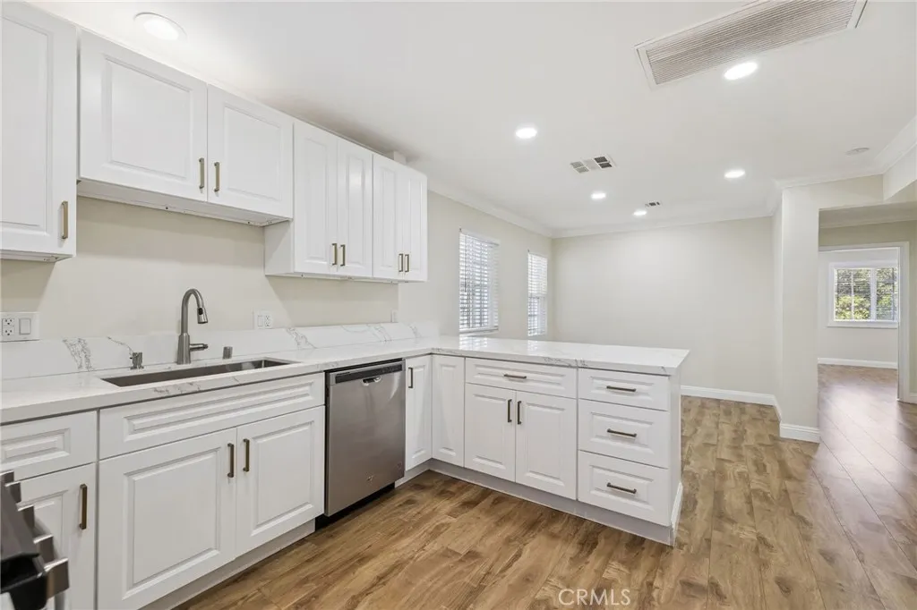 2104 Crenshaw Boulevard, Los Angeles, California 90016 home-pic-28