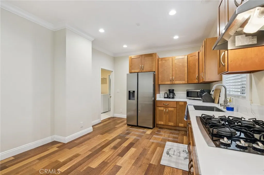 2104 Crenshaw Boulevard, Los Angeles, California 90016 home-pic-12