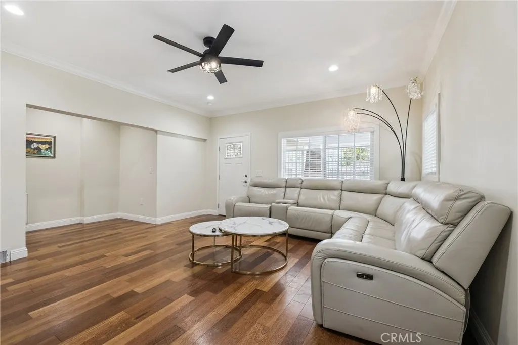 2104 Crenshaw Boulevard, Los Angeles, California 90016 home-pic-8