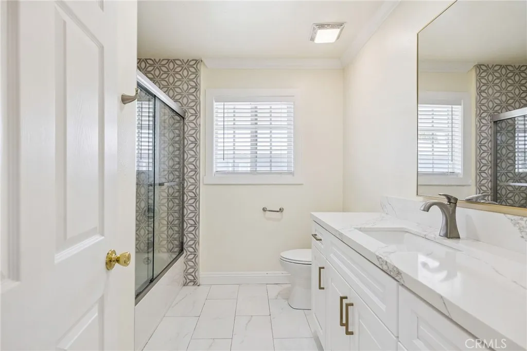 2104 Crenshaw Boulevard, Los Angeles, California 90016 home-pic-31