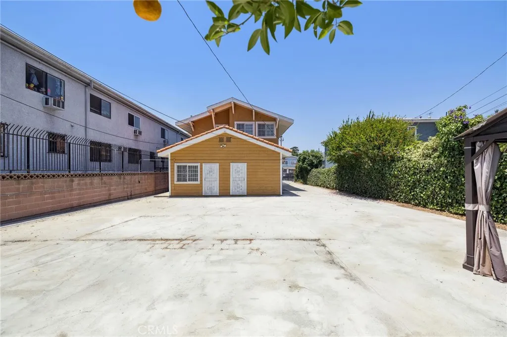 2104 Crenshaw Boulevard, Los Angeles, California 90016 home-pic-41