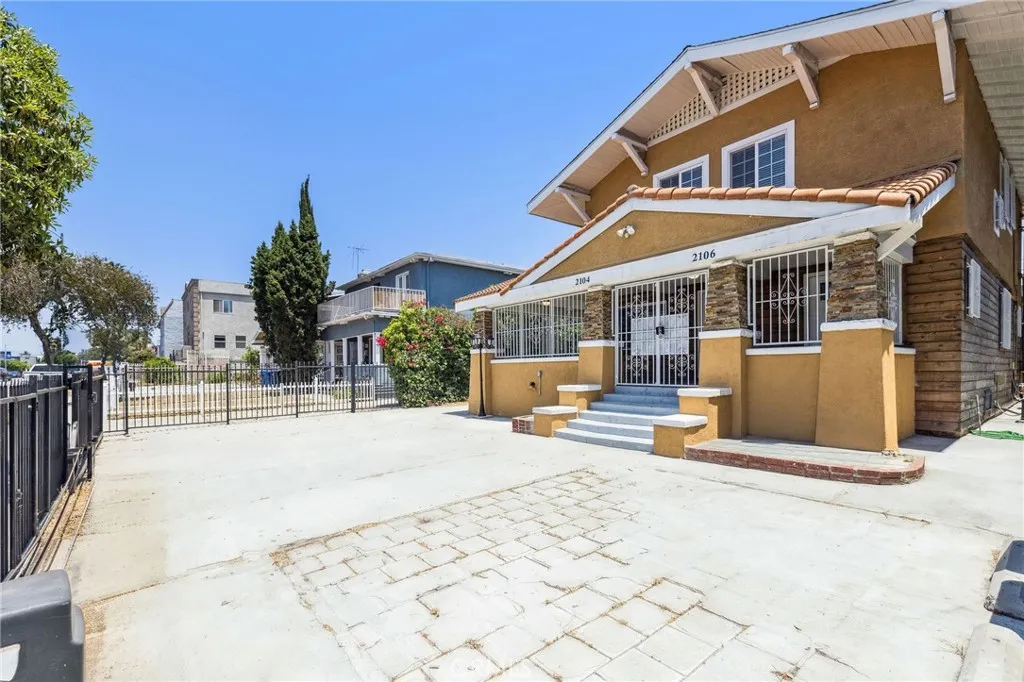 2104 Crenshaw Boulevard, Los Angeles, California 90016 home-pic-2