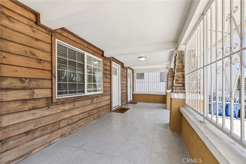 2104 Crenshaw Boulevard, Los Angeles, California 90016 home-pic-4