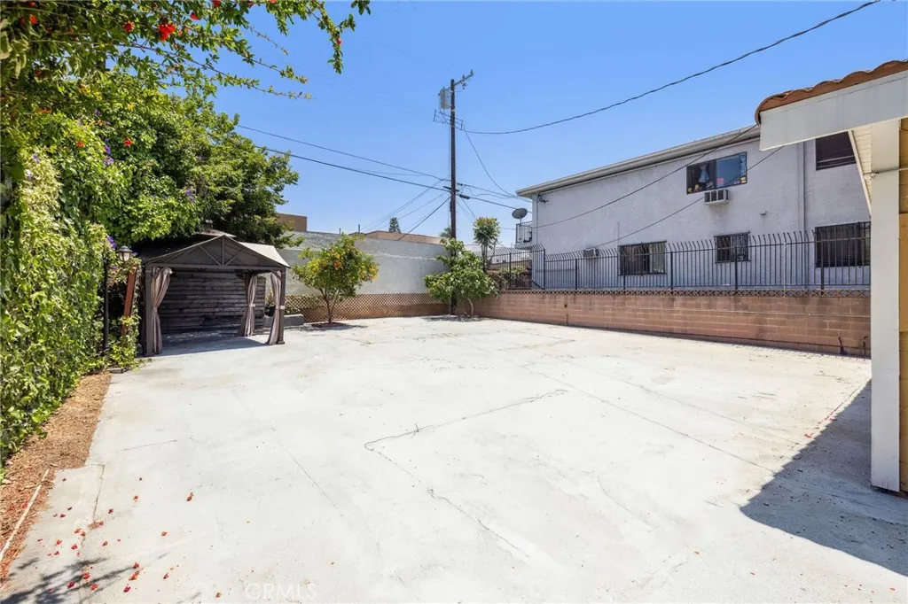 2104 Crenshaw Boulevard, Los Angeles, California 90016 home-pic-40