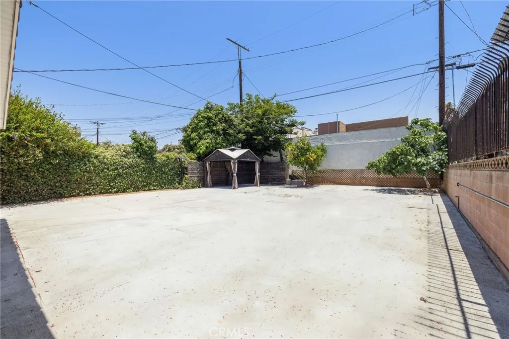 2104 Crenshaw Boulevard, Los Angeles, California 90016 home-pic-44