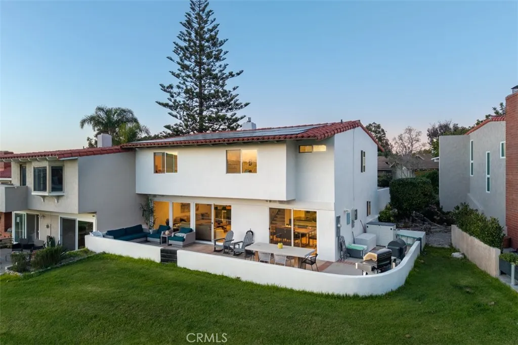 2111 Vista Entrada, Newport Beach, California 92660 home-pic-24